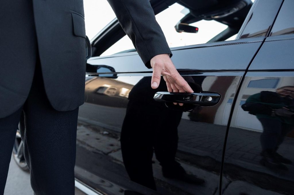 Why Opting for Chauffeur Services Is Perfect for Time-Conscious Travellers in Melbourne